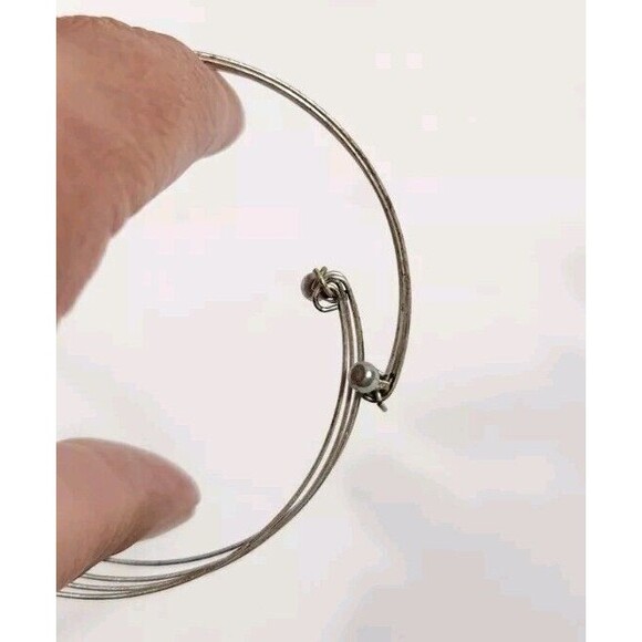 2010 Avon Sparkling Floral Cuff Bracelet Silver Tone Faux Pearls Rhinestones NEW - Picture 5 of 9